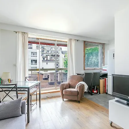 Bright With Balcony - 2 Min Walk To Metro Paris