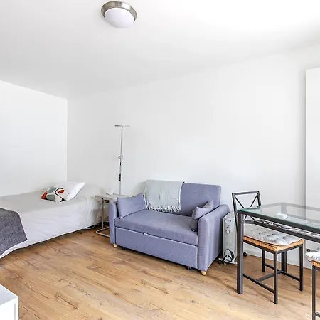 Bright With Balcony - 2 Min Walk To Metro Daire